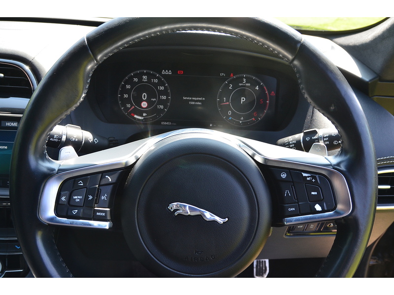 Jaguar F-PACE 2.0 D180 Chequered Flag SUV 5dr Diesel Auto AWD Euro 6 (s/s) (180 ps) | PAN ROOF|COLD - U10930