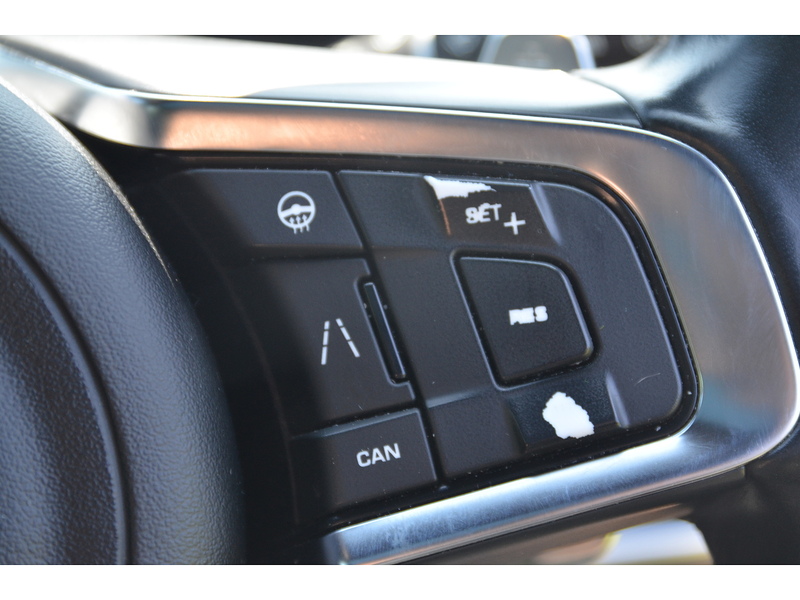 Jaguar F-PACE 2.0 D180 Chequered Flag SUV 5dr Diesel Auto AWD Euro 6 (s/s) (180 ps) | PAN ROOF|COLD - U10930