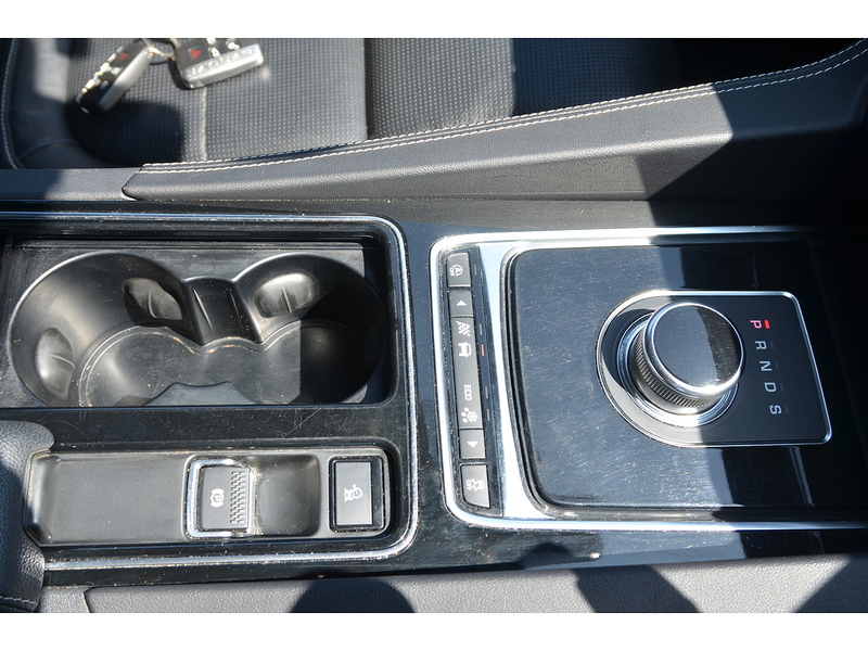 Jaguar F-PACE 2.0 D180 Chequered Flag SUV 5dr Diesel Auto AWD Euro 6 (s/s) (180 ps) | PAN ROOF|COLD - U10930