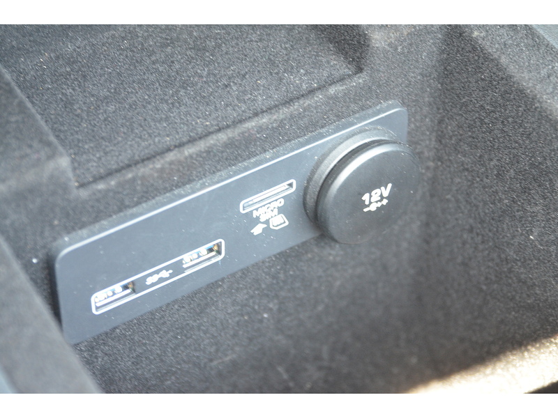 Jaguar F-PACE 2.0 D180 Chequered Flag SUV 5dr Diesel Auto AWD Euro 6 (s/s) (180 ps) | PAN ROOF|COLD - U10930