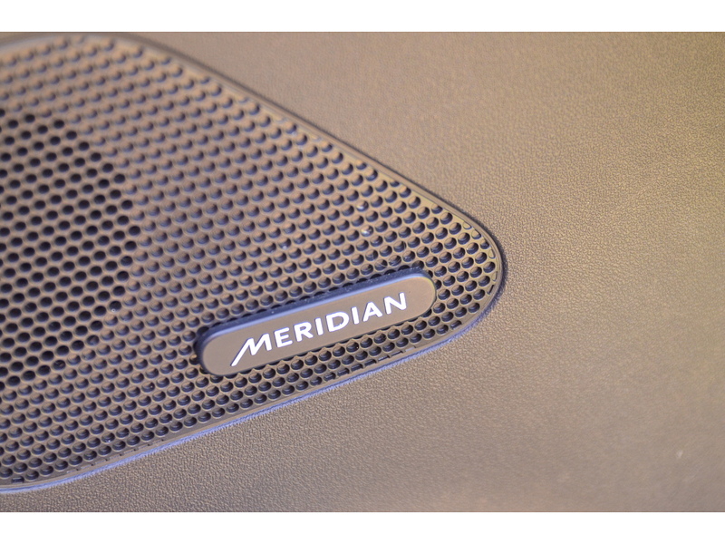 Jaguar F-PACE 2.0 D180 Chequered Flag SUV 5dr Diesel Auto AWD Euro 6 (s/s) (180 ps) | PAN ROOF|COLD - U10930