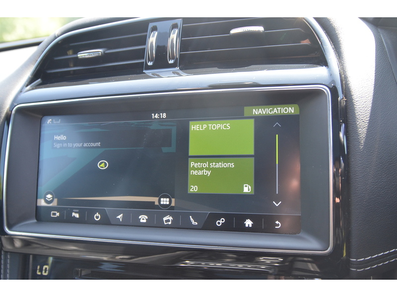 Jaguar F-PACE 2.0 D180 Chequered Flag SUV 5dr Diesel Auto AWD Euro 6 (s/s) (180 ps) | PAN ROOF|COLD - U10930