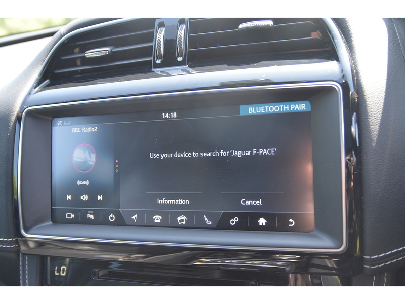 Jaguar F-PACE 2.0 D180 Chequered Flag SUV 5dr Diesel Auto AWD Euro 6 (s/s) (180 ps) | PAN ROOF|COLD - U10930
