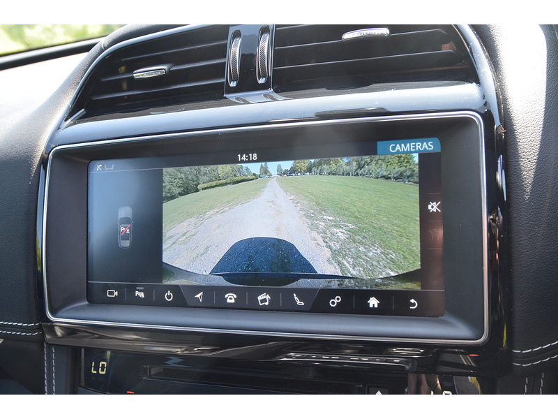 Jaguar F-PACE 2.0 D180 Chequered Flag SUV 5dr Diesel Auto AWD Euro 6 (s/s) (180 ps) | PAN ROOF|COLD - U10930