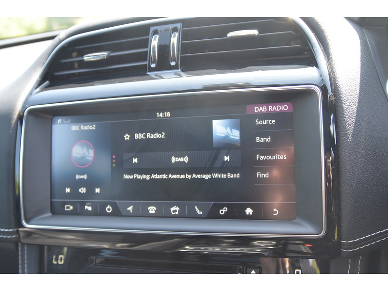 Jaguar F-PACE 2.0 D180 Chequered Flag SUV 5dr Diesel Auto AWD Euro 6 (s/s) (180 ps) | PAN ROOF|COLD - U10930