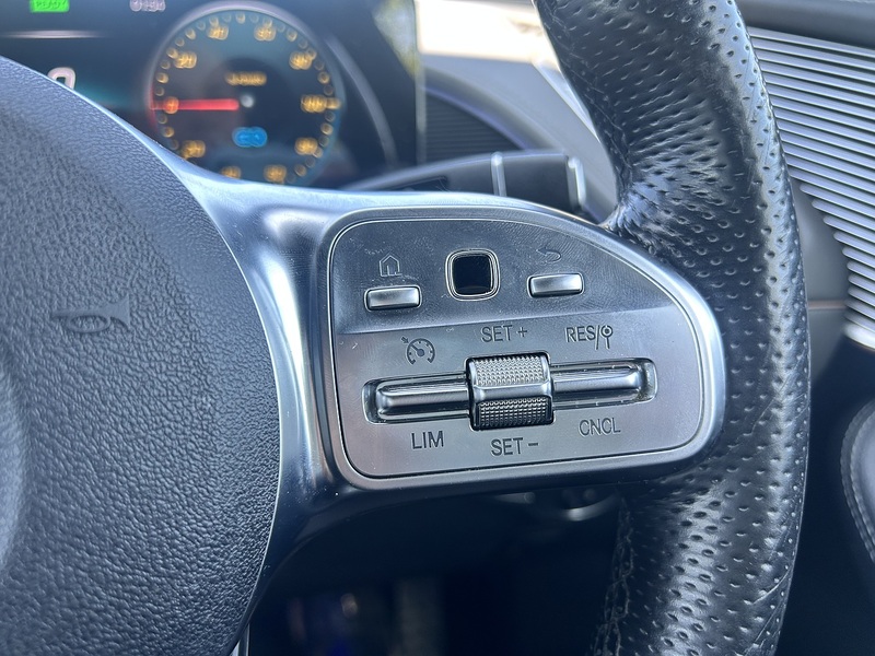 Mercedes-Benz EQC EQC 400 80kWh AMG Line SUV 5dr Electric Auto 4MATIC (408 ps) - U10931