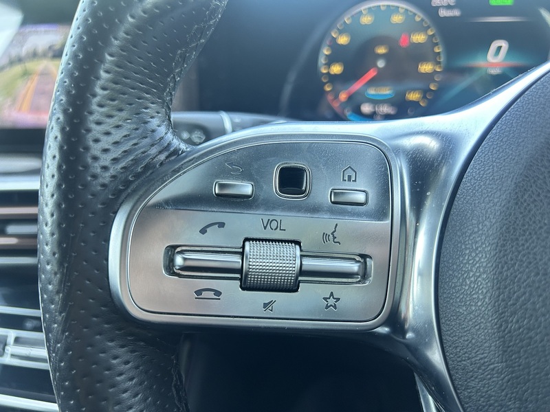 Mercedes-Benz EQC EQC 400 80kWh AMG Line SUV 5dr Electric Auto 4MATIC (408 ps) - U10931