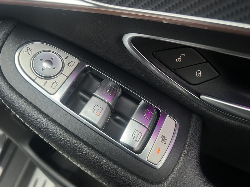 Mercedes-Benz EQC EQC 400 80kWh AMG Line SUV 5dr Electric Auto 4MATIC (408 ps) - U10931