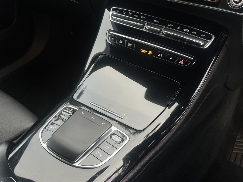 Mercedes-Benz EQC EQC 400 80kWh AMG Line SUV 5dr Electric Auto 4MATIC (408 ps) - U10931