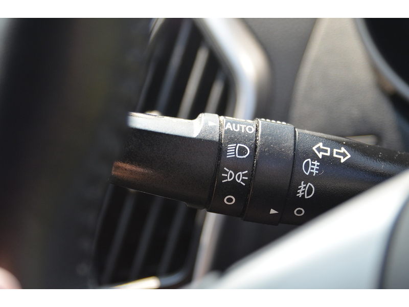 Hyundai ix35 2.0 CRDi Premium SUV 5dr Diesel Manual 4WD Euro 5 (134 bhp) | P/ROOF|H/SEATS|CRUISE|B/TOOTH - U10933