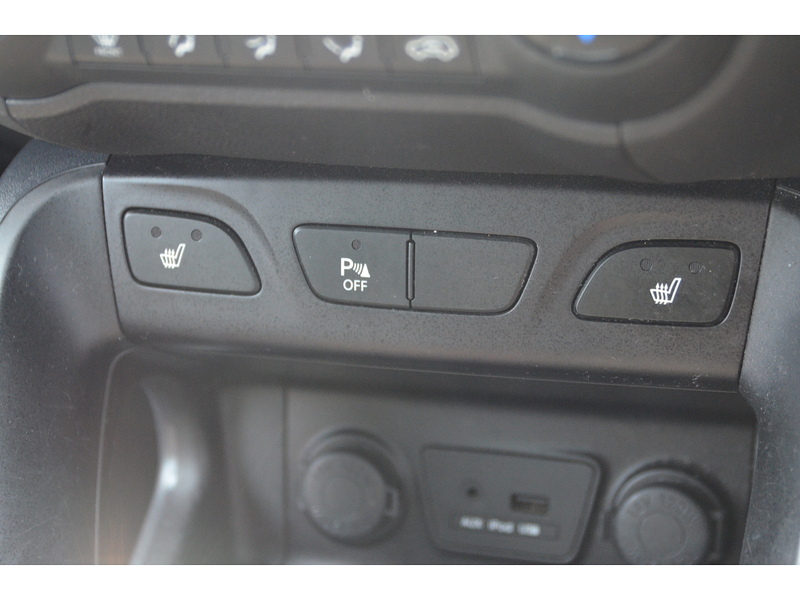 Hyundai ix35 2.0 CRDi Premium SUV 5dr Diesel Manual 4WD Euro 5 (134 bhp) | P/ROOF|H/SEATS|CRUISE|B/TOOTH - U10933