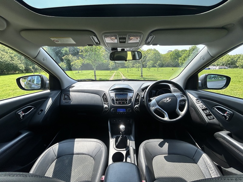 Hyundai ix35 2.0 CRDi Premium SUV 5dr Diesel Manual 4WD Euro 5 (134 bhp) | P/ROOF|H/SEATS|CRUISE|B/TOOTH - U10933