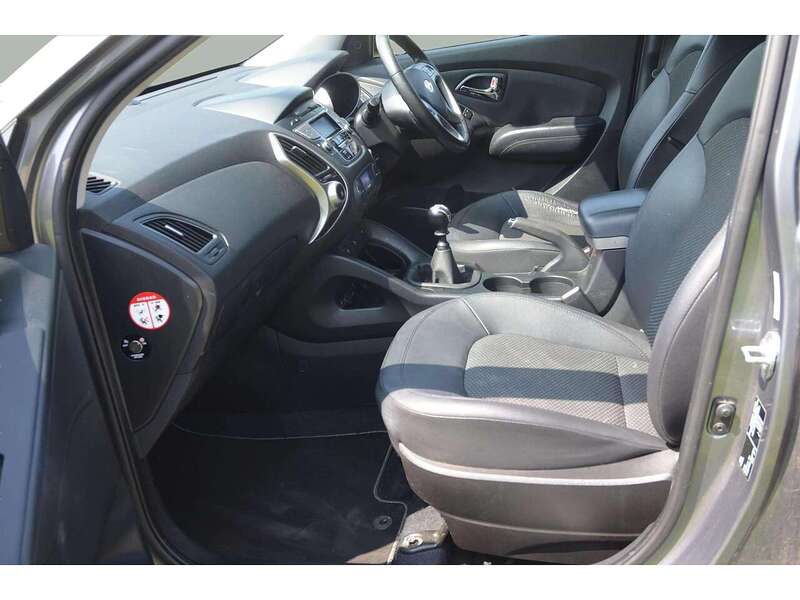 Hyundai ix35 2.0 CRDi Premium SUV 5dr Diesel Manual 4WD Euro 5 (134 bhp) | P/ROOF|H/SEATS|CRUISE|B/TOOTH - U10933