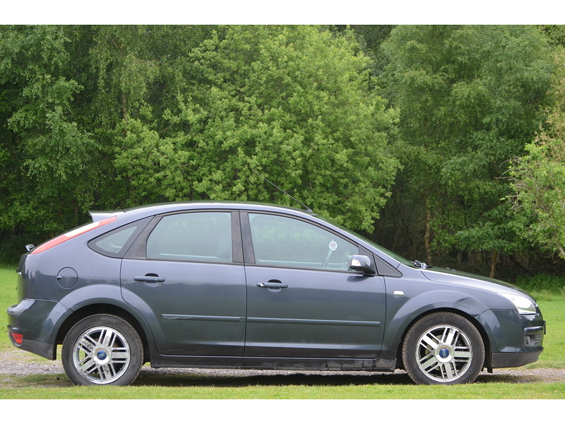 Ford Focus 1.6 Ghia Hatchback 5dr Petrol Automatic (184 g/km, 99 bhp) | AUTO|LOW MILEAGE|ULEZ - U10934