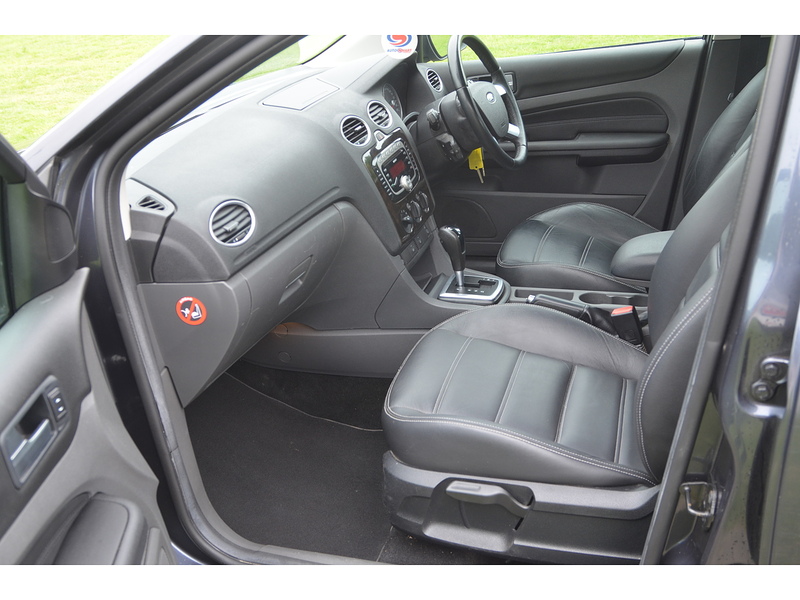 Ford Focus 1.6 Ghia Hatchback 5dr Petrol Automatic (184 g/km, 99 bhp) | AUTO|LOW MILEAGE|ULEZ - U10934