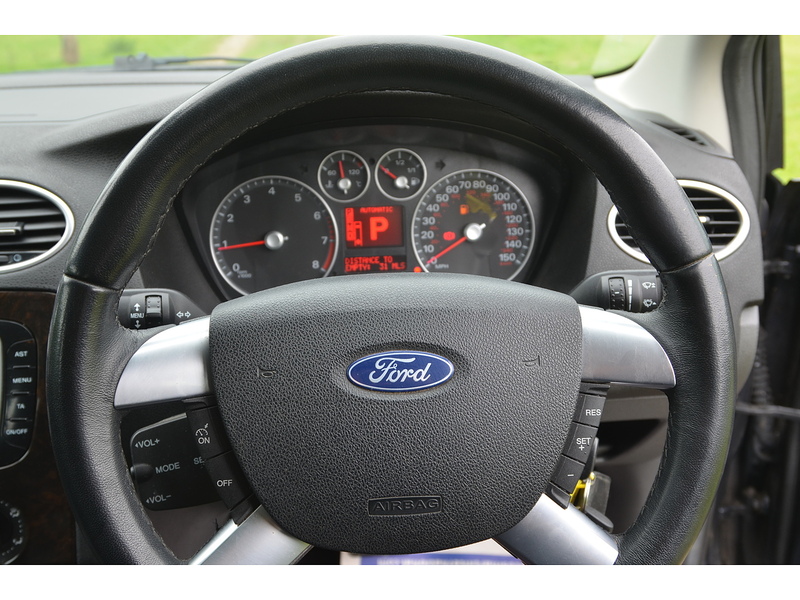Ford Focus 1.6 Ghia Hatchback 5dr Petrol Automatic (184 g/km, 99 bhp) | AUTO|LOW MILEAGE|ULEZ - U10934