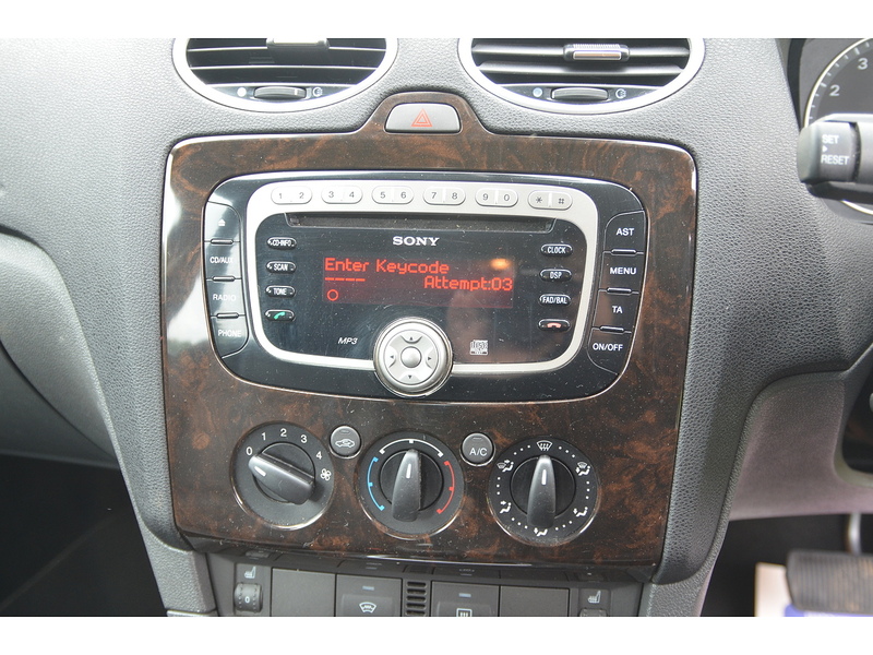 Ford Focus 1.6 Ghia Hatchback 5dr Petrol Automatic (184 g/km, 99 bhp) | AUTO|LOW MILEAGE|ULEZ - U10934