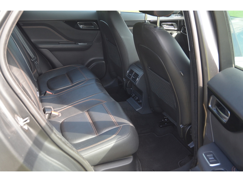 Jaguar F-PACE 2.0 D180 Prestige SUV 5dr Diesel Auto AWD Euro 6 (s/s) (180 ps) | H/SEATS|R/CAM|CRUISE|NAV - U10936