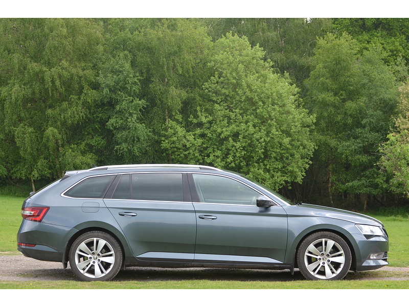 Skoda Superb 2.0 TDI SE L Executive Estate 5dr Diesel Manual Euro 6 (s/s) (150 ps) | - U10937