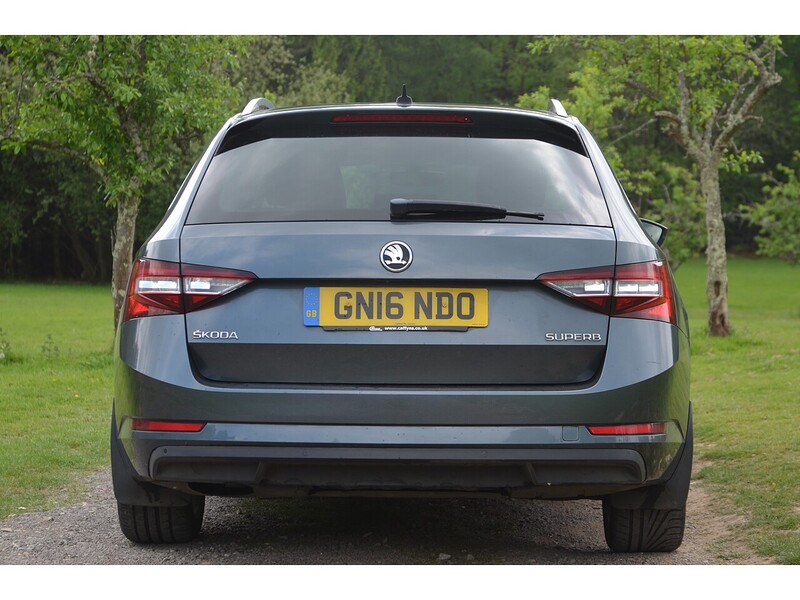 Skoda Superb 2.0 TDI SE L Executive Estate 5dr Diesel Manual Euro 6 (s/s) (150 ps) | - U10937