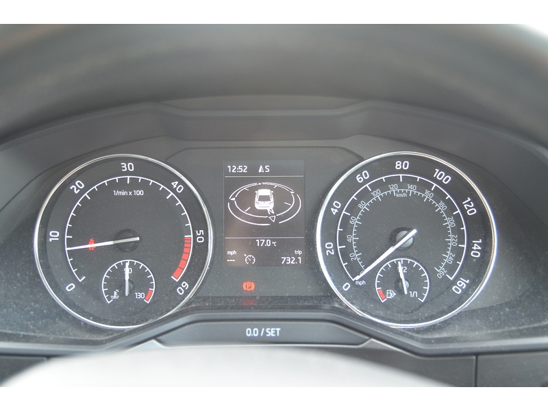 Skoda Superb 2.0 TDI SE L Executive Estate 5dr Diesel Manual Euro 6 (s/s) (150 ps) | - U10937