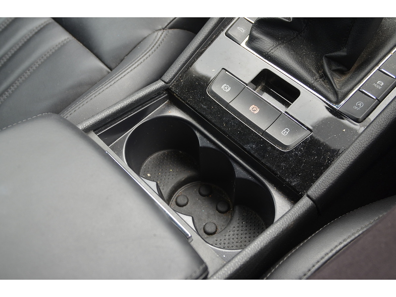 Skoda Superb 2.0 TDI SE L Executive Estate 5dr Diesel Manual Euro 6 (s/s) (150 ps) | - U10937