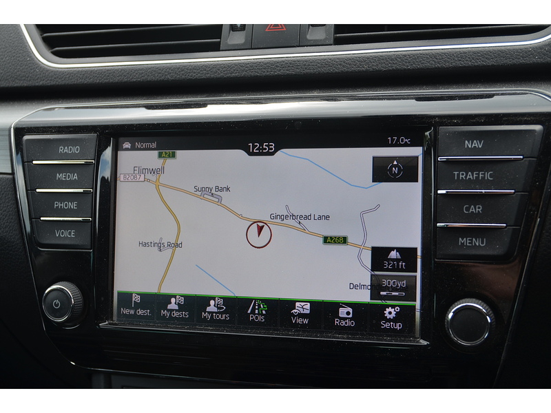 Skoda Superb 2.0 TDI SE L Executive Estate 5dr Diesel Manual Euro 6 (s/s) (150 ps) | - U10937