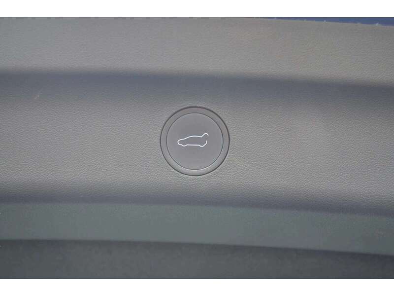 Tesla Model Y (Dual Motor) Long Range SUV 5dr Electric Auto 4WDE (384 bhp) | PAN ROOF|PRIVACY|VAT Q|1 OWNER - U10956