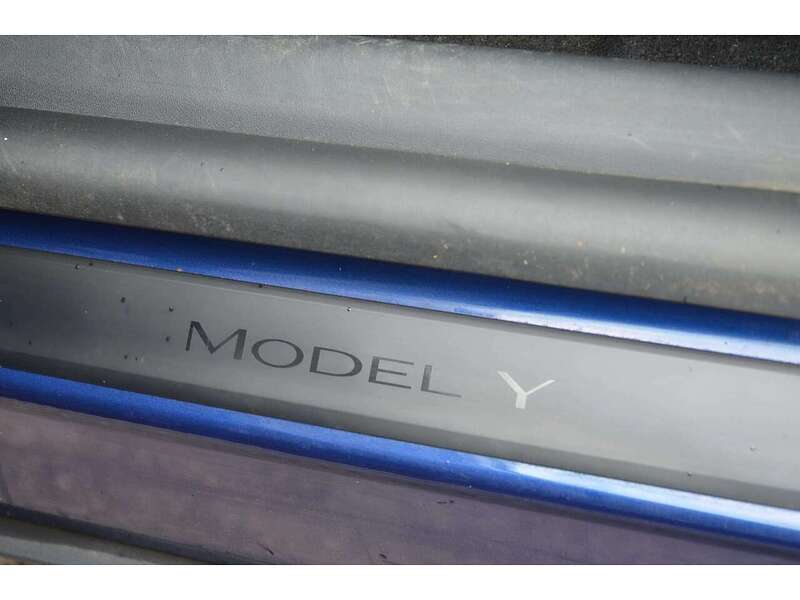 Tesla Model Y (Dual Motor) Long Range SUV 5dr Electric Auto 4WDE (384 bhp) | PAN ROOF|PRIVACY|VAT Q|1 OWNER - U10956