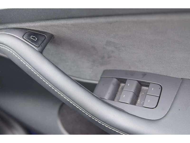 Tesla Model Y (Dual Motor) Long Range SUV 5dr Electric Auto 4WDE (384 bhp) | PAN ROOF|PRIVACY|VAT Q|1 OWNER - U10956