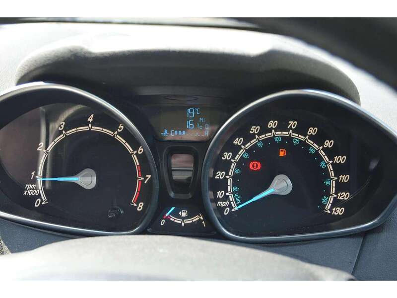 Ford Fiesta 1.0T EcoBoost Zetec Hatchback 5dr Petrol Manual Euro 6 (s/s) (100 ps) - U10966