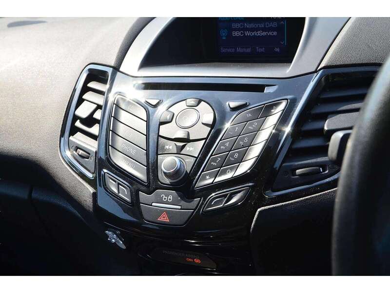 Ford Fiesta 1.0T EcoBoost Zetec Hatchback 5dr Petrol Manual Euro 6 (s/s) (100 ps) - U10966