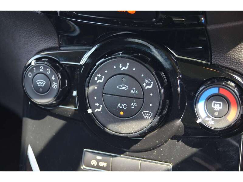 Ford Fiesta 1.0T EcoBoost Zetec Hatchback 5dr Petrol Manual Euro 6 (s/s) (100 ps) - U10966