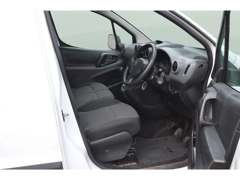 Peugeot Partner 1.6 BlueHDi 854 SE Panel Van 5dr Diesel Manual L1 (112 g/km, 97.64 bhp) | NO VAT|SERVICED AT 106K - U10970