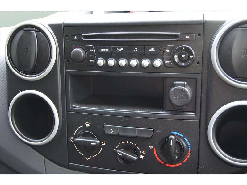 Peugeot Partner 1.6 BlueHDi 854 SE Panel Van 5dr Diesel Manual L1 (112 g/km, 97.64 bhp) | NO VAT|SERVICED AT 106K - U10970