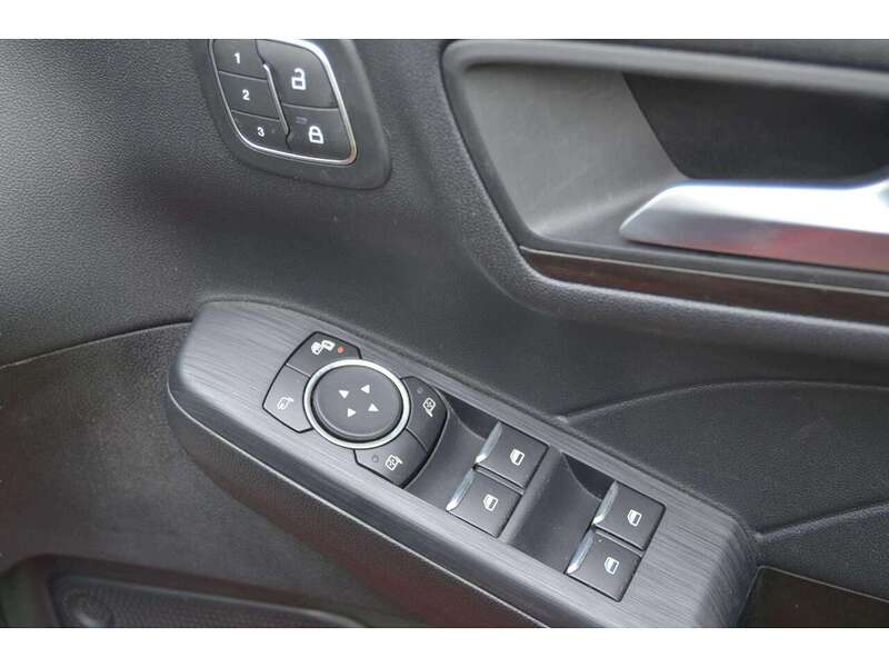 Ford Kuga 2.5 Duratec 14.4kWh Vignale SUV 5dr Petrol Plug-in Hybrid CVT Euro 6 (s/s) (225 ps) | PAN - U10974