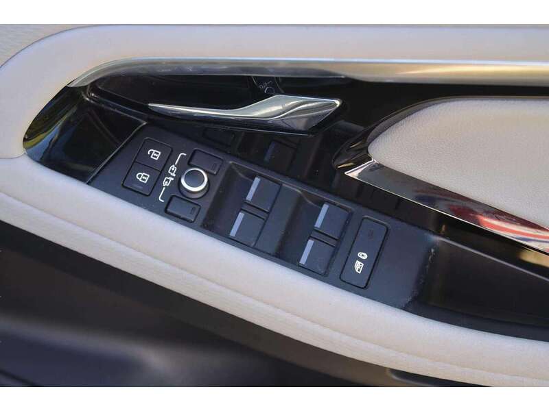 Land Rover Range Rover Evoque 1.5 P300e 12.2kWh S SUV 5dr Petrol Plug-in Hybrid Auto 4WD Euro 6 (s/s) (309 ps) | PRIVACY|H/SEATS|1 - U10977