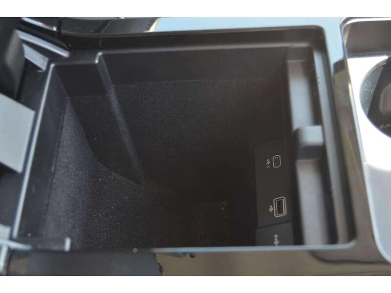 Land Rover Range Rover Evoque 1.5 P300e 12.2kWh S SUV 5dr Petrol Plug-in Hybrid Auto 4WD Euro 6 (s/s) (309 ps) | PRIVACY|H/SEATS|1 - U10977