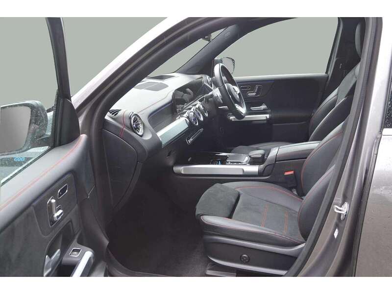 Mercedes-Benz EQB  - U10984