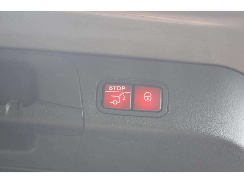 Mercedes-Benz EQB  - U10984