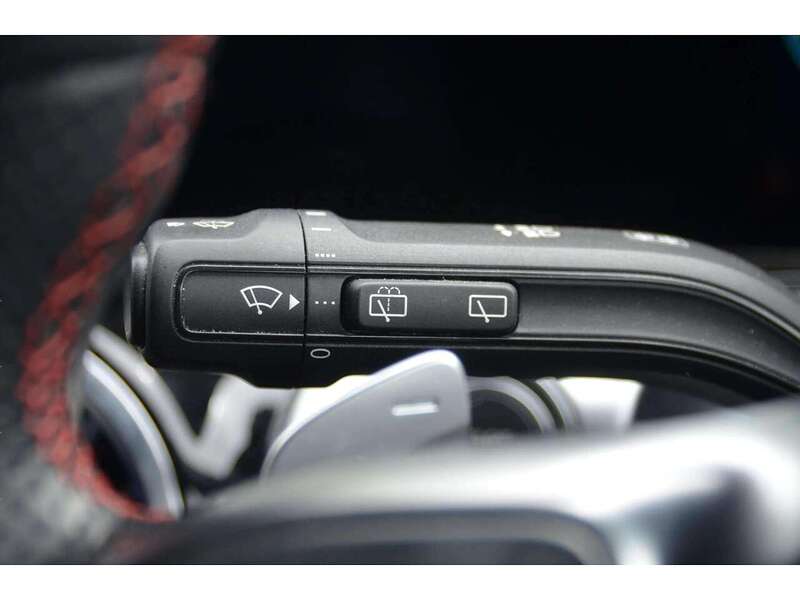 Mercedes-Benz EQB  - U10984