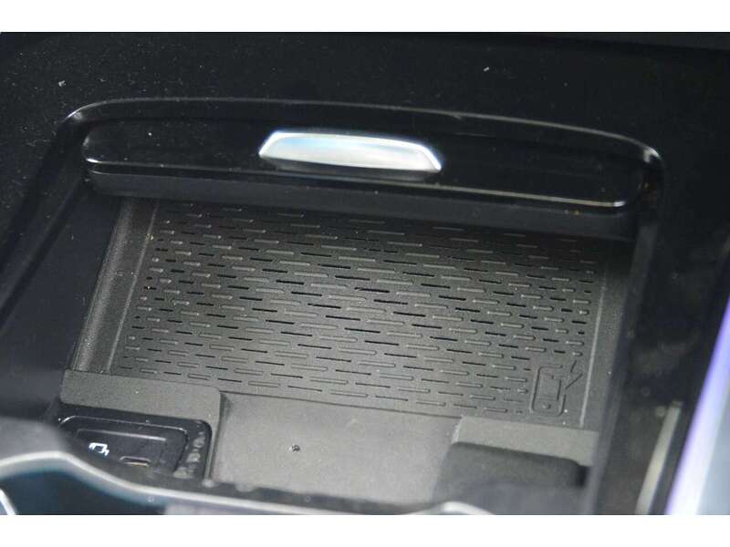 Mercedes-Benz EQB  - U10984