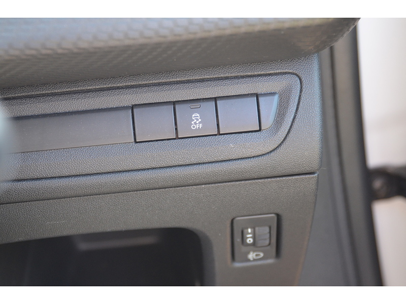 Peugeot 208 1.2 PureTech Black Edition Hatchback 3dr Petrol Manual Euro 6 (82 ps) - U10986