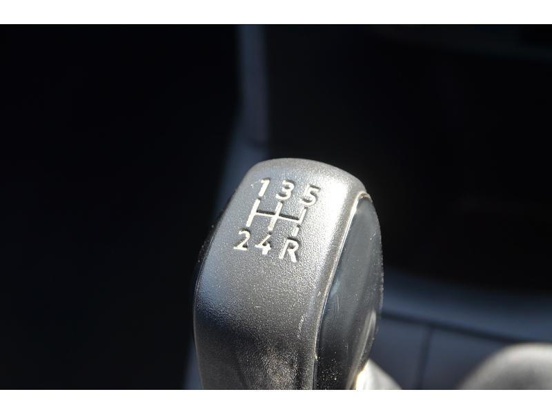 Peugeot 208 1.2 PureTech Black Edition Hatchback 3dr Petrol Manual Euro 6 (82 ps) - U10986