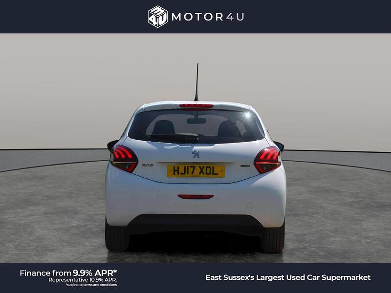 Peugeot 208 1.2 PureTech Black Edition Hatchback 3dr Petrol Manual Euro 6 (82 ps) - U10986