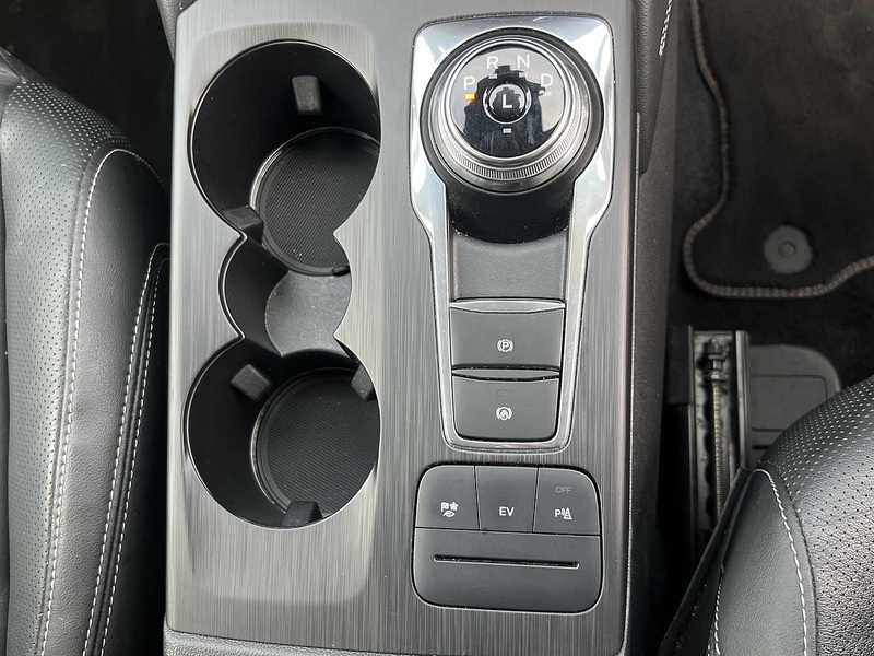 Ford Kuga 2.5 Duratec 14.4kWh Vignale SUV 5dr Petrol Plug-in Hybrid CVT Euro 6 (s/s) (225 ps) | 1 FORMER - U11013