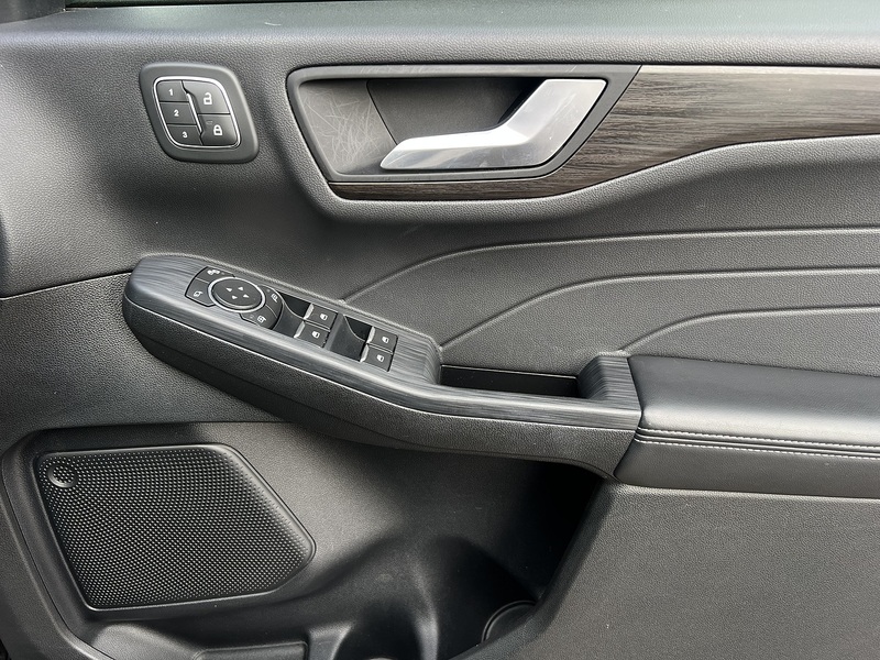 Ford Kuga 2.5 Duratec 14.4kWh Vignale SUV 5dr Petrol Plug-in Hybrid CVT Euro 6 (s/s) (225 ps) | 1 FORMER - U11013