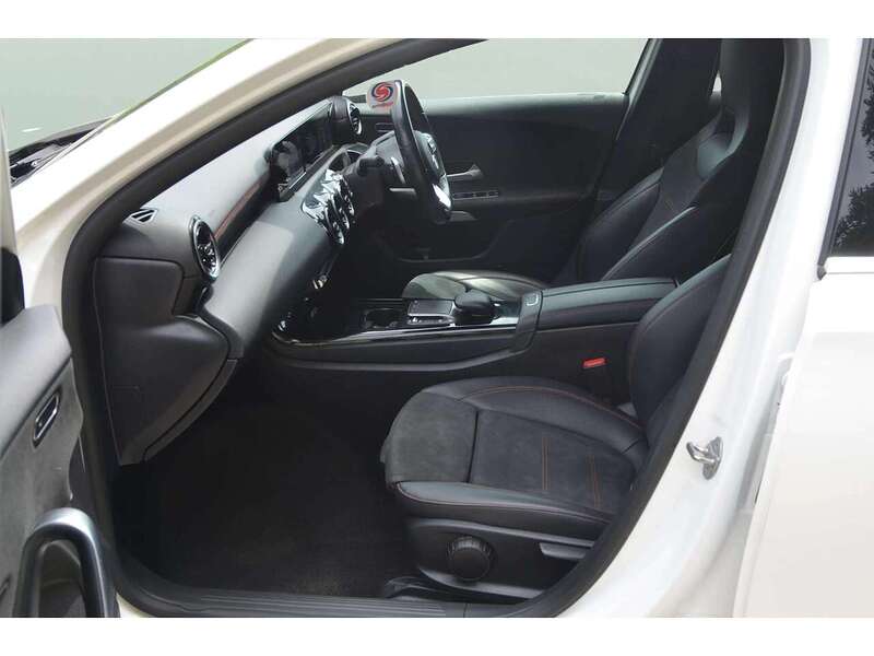 Mercedes-Benz A Class 1.3 A180 AMG Line Hatchback 5dr Petrol 7G-DCT Euro 6 (s/s) (136 ps) | H/SEATS|R/CAM|BTOOTH|NAV - U11016