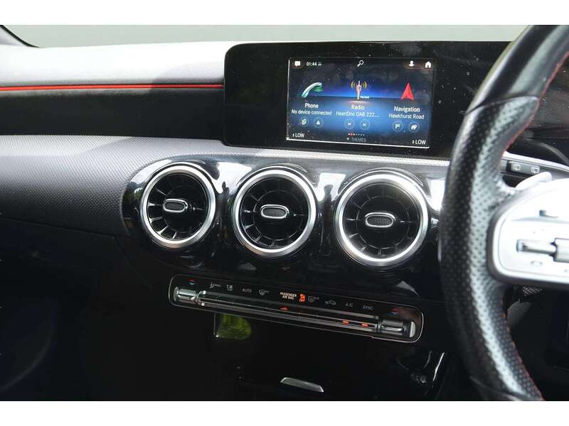 Mercedes-Benz A Class 1.3 A180 AMG Line Hatchback 5dr Petrol 7G-DCT Euro 6 (s/s) (136 ps) | H/SEATS|R/CAM|BTOOTH|NAV - U11016