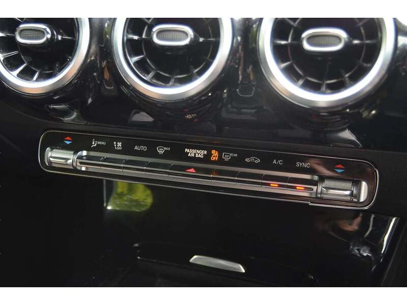 Mercedes-Benz A Class 1.3 A180 AMG Line Hatchback 5dr Petrol 7G-DCT Euro 6 (s/s) (136 ps) | H/SEATS|R/CAM|BTOOTH|NAV - U11016